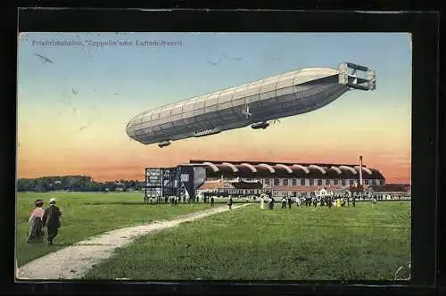 AK Friedrichshafen, Zeppelinsche Luftschiffwerft mit Zeppelin