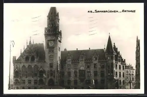 AK Saarbrücken, Strassenpartie am Rathaus