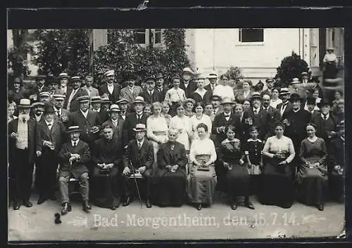 Foto-AK Bad Mergentheim, Fotograf H. Bindseil Nachf., Gruppenfoto von Kurgästen