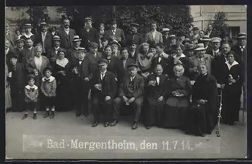 Foto-AK Bad Mergentheim, Gruppenfoto von Kurgästen