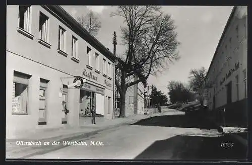 AK Ollersbach an der Westbahn, Strassenpartie mit Gasthof und Kaufhaus