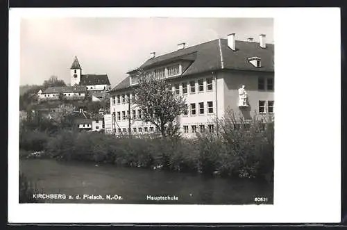 AK Kirchberg a. d. Pielach, Hauptschule, vom Wasser gesehen