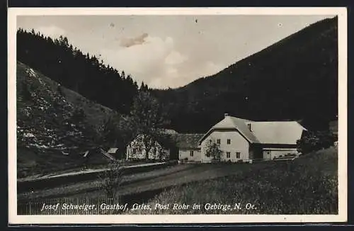 AK Rohr im Gebirge, Gries, Gasthof Josef Schweiger, Gebäudeansicht von einem Feld aus