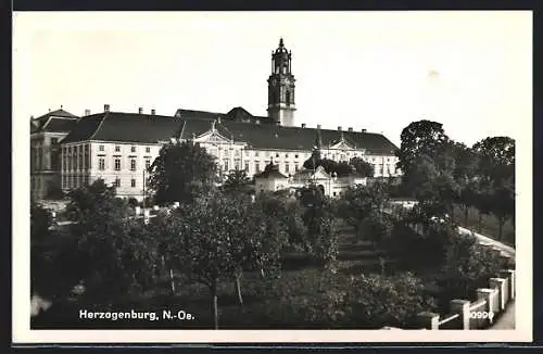 AK Herzogenburg /N.-Oe., Blick auf das Stift