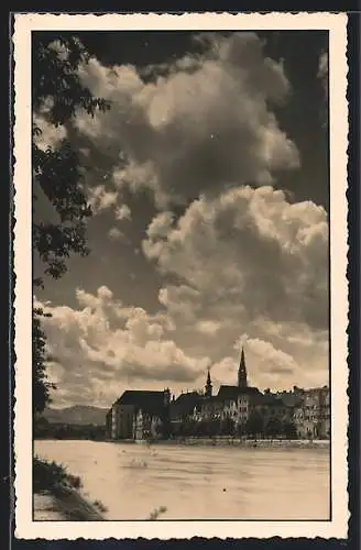 AK Steyr /O.-Ö., Uferpartie mit Kirche