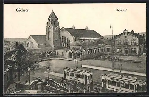 AK Giessen, Bahnhof, haltende Strassenbahn