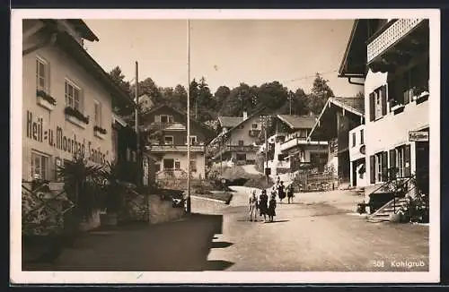 AK Kohlgrub, Strassenpartie mit Kurhotel Sanitas