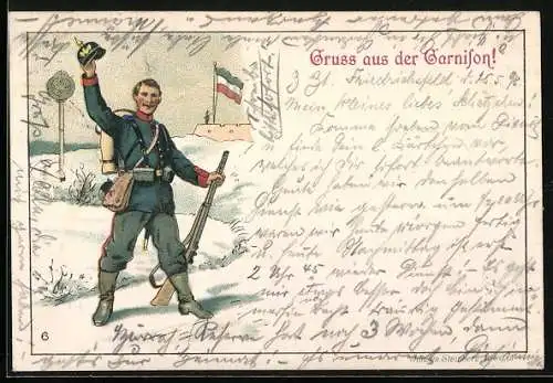 Lithographie Soldat der Infanterie in Uniform hebt grüssend die Pickelhaube