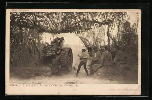 AK Firing a Heavy Howitzer in France, britische Soldaten mit Kanone
