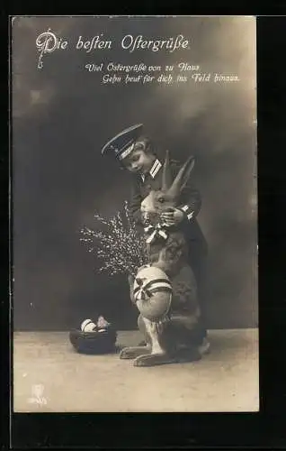 AK Kleiner Soldat mit Hase und Ei, Ostergruss