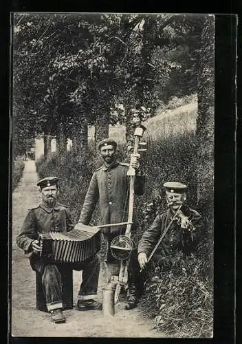 AK Wasserburger Landsturm-Schrammeln, Soldaten mit Ziehharmonika und Geige