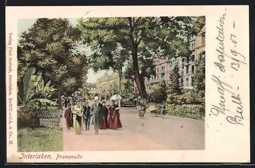 AK Interlaken, Flaneure auf der Promenade