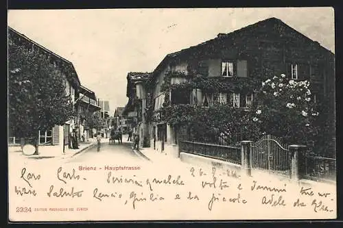 AK Brienz, Hauptstrasse mit Passanten