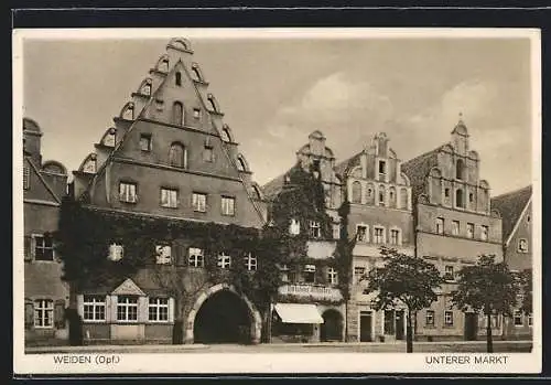 AK Weiden / Oberpfalz, historische Häuser am unteren Markt