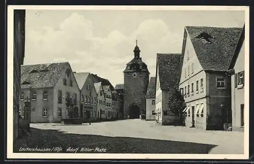 AK Leutershausen / Mfr., Strasse und Tor am Platz