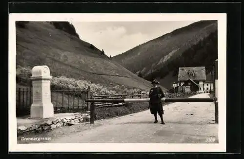 AK Grenzstein am Brenner, Wache vor dem Grenzpfosten