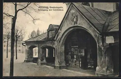 AK Altötting, Gnadenkapelle, Seitengang mit Votivbildern