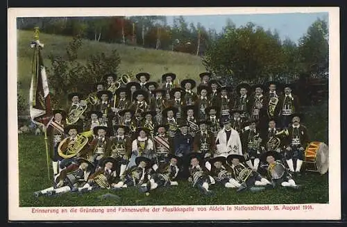 AK Aldein, Fahnenweihe der Musikkapelle in Nationaltracht mit Instrumenten 1914