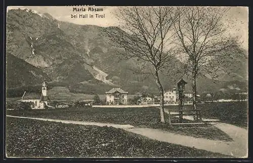 AK Absam /Tirol, Ortsansicht mit Wallfahrtskirche Maria Absam