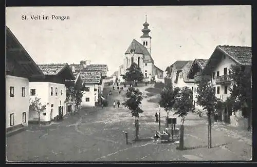 AK St. Veit i. Pongau, Strassenpartie mit Blick zur Kirche