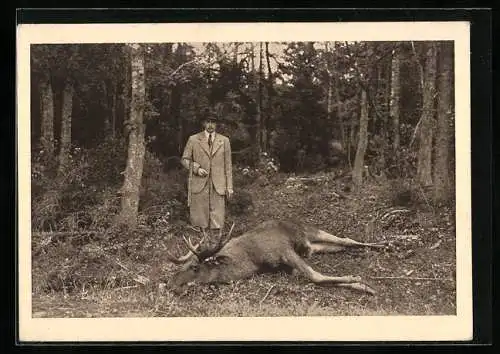 AK Kaiser Otto von Österreich mit erlegtem Elch auf einer schwedischen Hofjagd
