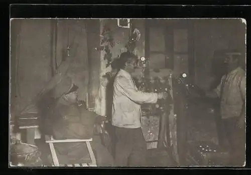 AK Soldaten bei der Arbeit im Verpflegungsbereich, Rückwärtige Dienste