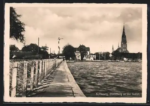 AK Schleswig, Strandweg an der Schlei, Blick zur Kirche