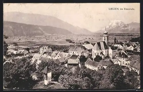 AK Liezen i. Ennstale, Panorama mit Kirche, Berge