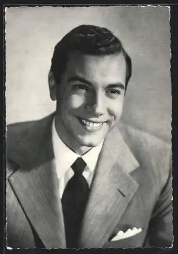 AK Opernsänger Mario Lanza mit lächelndem Gesicht