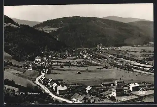 AK Selztal /Stmk., Ortsansicht mit bewaldeten Bergen