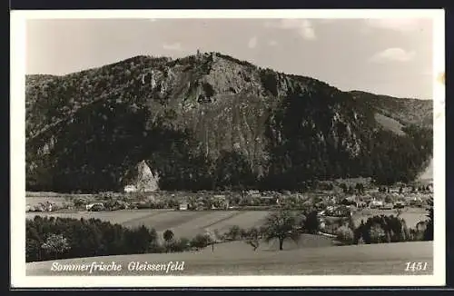 AK Gleissenfeld, Ortsansicht vor Bergwand