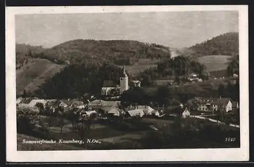 AK Kaumberg /N.Ö., Ortsansicht vor bewaldeten Bergen