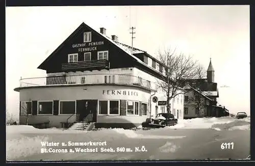 AK St. Corona am Wechsel, Strassenpartie mit Gasthof und Pension Fernblick und Autos im Schnee