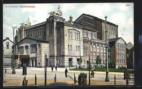 AK Dortmund, Stadttheater mit Passanten