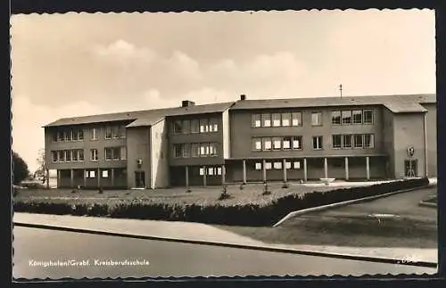 AK Königshofen /Grabf., Kreisberufsschule im Sonnenschein