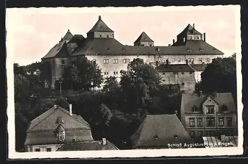 AK Augustusburg i. Erzgeb., Blick auf Schloss und Dächer