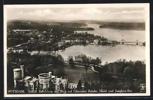 AK Potsdam, Schloss Babelsberg mit Blick auf Glienicker Brücke, Havel und Jungfern-See, Fliegeraufnahme