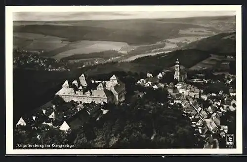 AK Augustusburg / Erzgebirge, Gesamtansicht mit Schlossgastwirtschaft