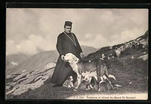 AK Grand St. Bernard, Religieux et chiens