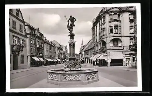 AK Offenburg, Hauptstrasse mit Neptunbrunnen, Hotel Drei Könige