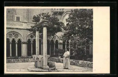 AK Ragusa, Dominikaner-Kloster, Mönch im Hof