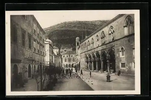 AK Dubrovnik, Ortspartie mit Tauben und Anwohnern