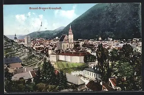 AK Brassó / Kronstadt, Teilansicht der Stadt mit Kirche