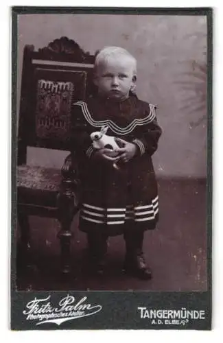 Fotografie Fritz Palm, Tangermünde a. d. Elbe, Ecke Albrecht- und Friedrichstrasse, Leni Schleusener im Kleid