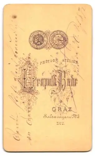 Fotografie Leopold Bude, Graz, Salzamtgasse 3, Junge Dame mit Flechtfrisur und Haarnetz