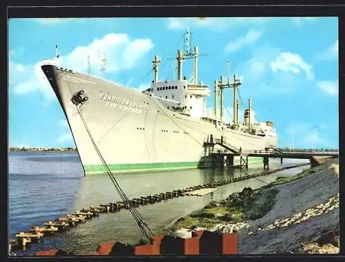 AK Traditionsschiff Typ Frieden in Rostock-Schmarl, Handelsschiff