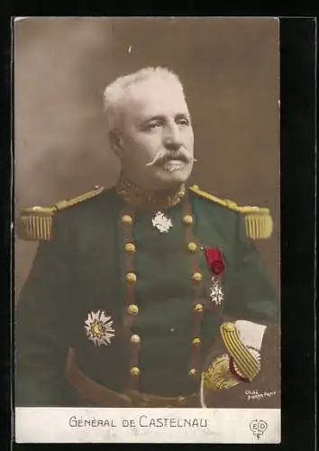 AK General de Castelnau, Heerführer in Uniform mit Orden und Epauletten