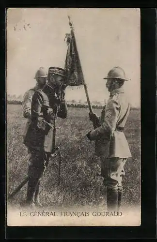 AK Le Général Francais Gouraud, Heerführer küsst die Fahne