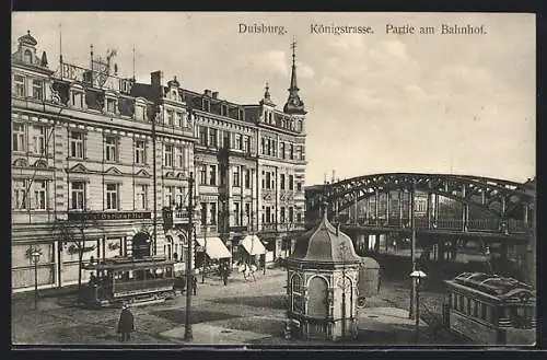 AK Duisburg, Königstrasse, Partie am Bahnhof mit Strassenbahnen