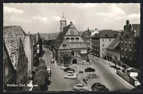 AK Weiden /Opf., Rathaus mit Strassenpartie und Autos